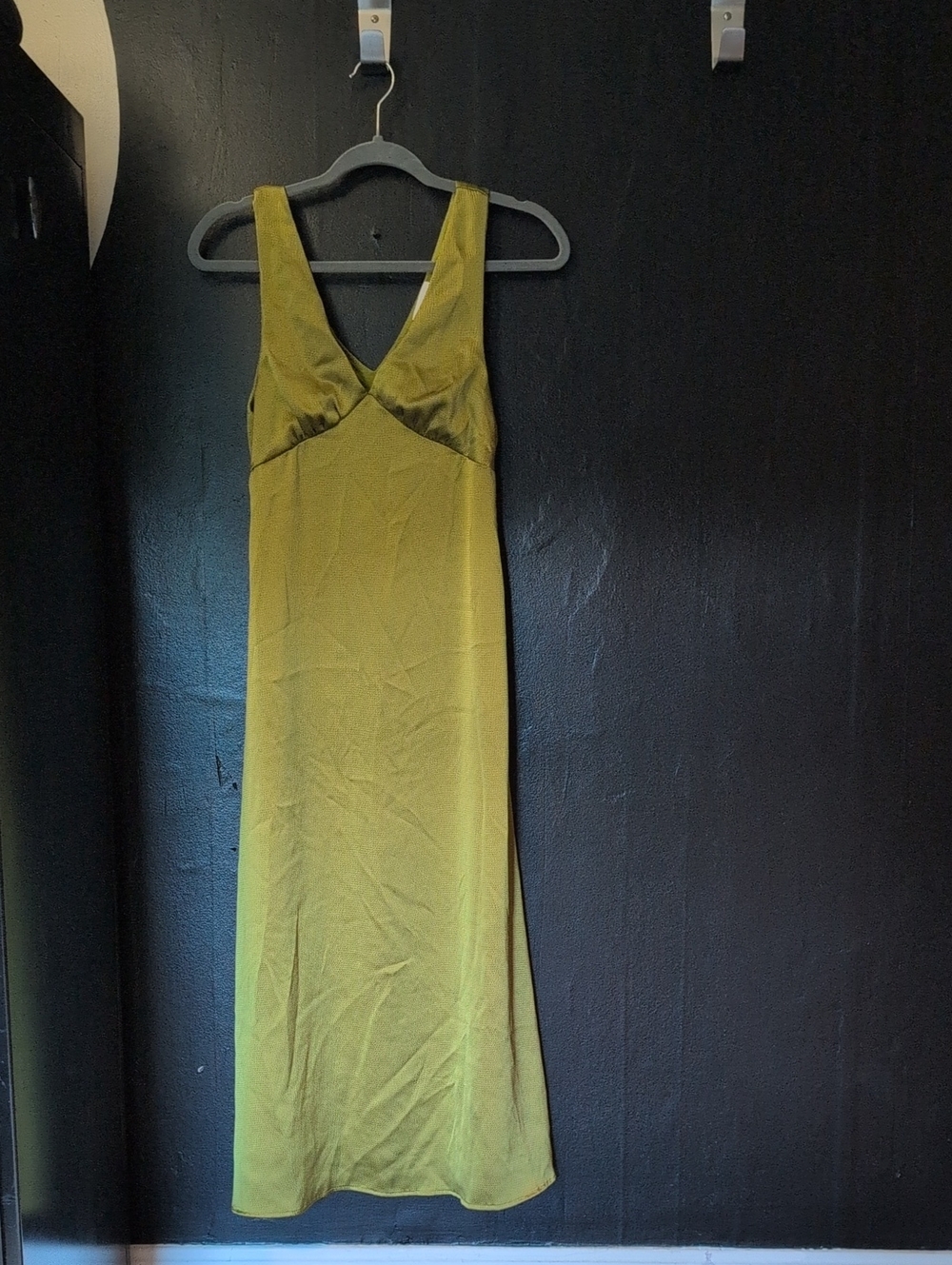 Sleeveless Olive Green Maxi Dress with V-Neck